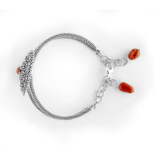 Bracciale con medaglione in filigrana e coralli