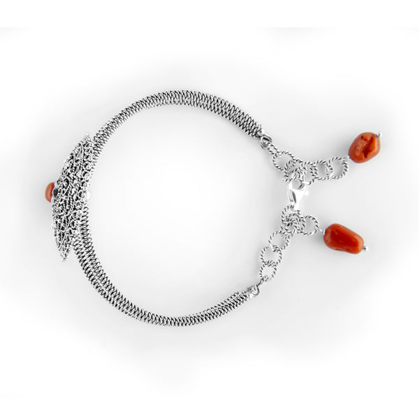 Bracciale con medaglione in filigrana e coralli
