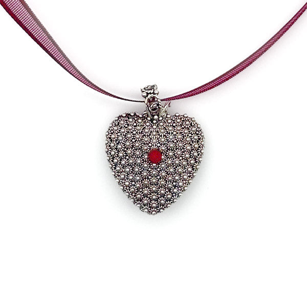 Ciondolo in filigrana con vista frontale